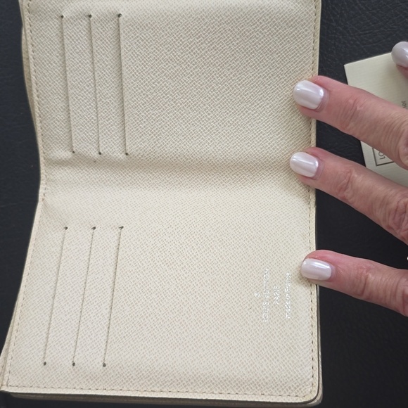 Louis Vuitton Epi Joey Wallet - Picture 6 of 15